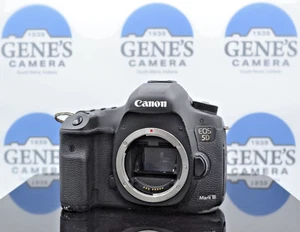 Canon EOS 5D Mark fotocamera reflex digitale uso pesante alto numero di otturatori - Foto 1 di 15