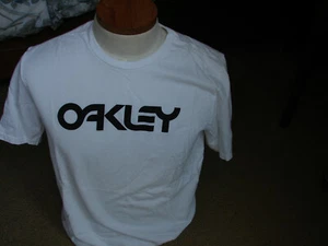 Oakley White T Shirt Mens Size Large Regular Fit 100% Cotton - Picture 1 of 2