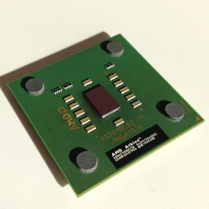 AMD Athlon 2700+ T-Bred B, AXDA2700DKV3D AIUHB - Bild 1 von 3