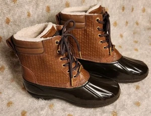 NWOB MICHAEL KORS Easton Waterproof Lace-Up Lined Size 6M - Picture 1 of 13