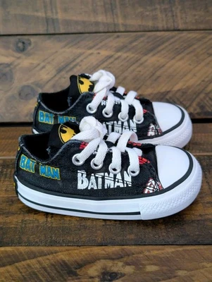 匡威 Converse Chuck Taylor All Star 学步儿童蝙蝠侠文字低帮黑色/黄色 4 码 — 第 1/4 张图片