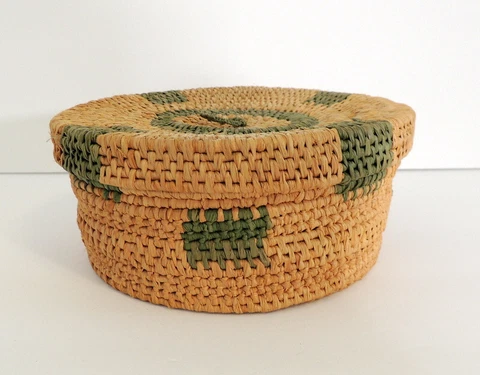 Vintage Seagrass Wicker Woven Nesting Storage Basket Green Print Cover