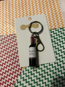 Red wine miniature bottle keyring /bag charm - Picture 1 of 3