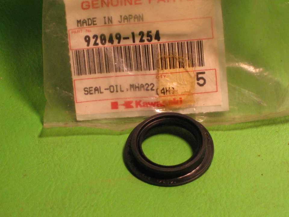 SELLO ACEITE ELEVADOR TRASERO KAWASAKI KX125 KX250 KX500 KLX650 KLX300 KDX200 92049-1254 Foto 1 de 1