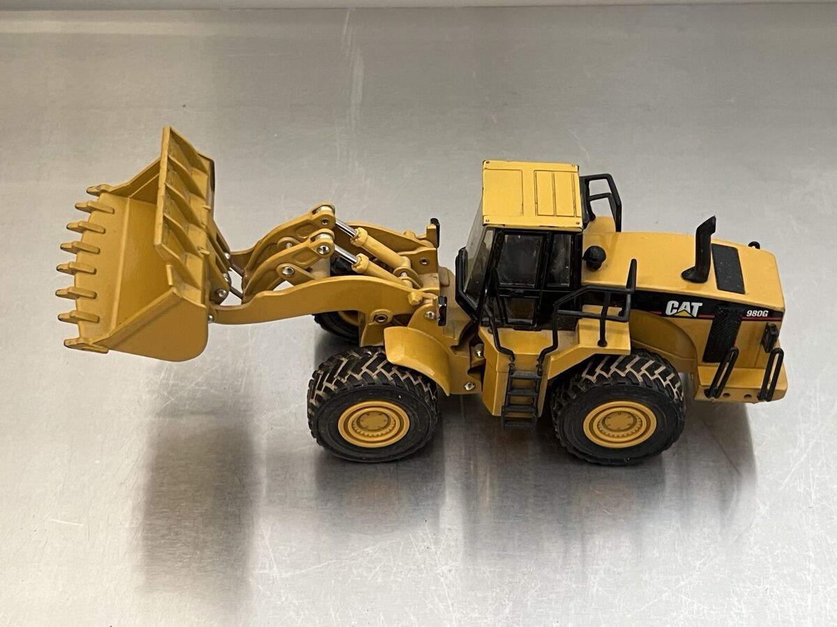 CAT 1999 Year of Manufacture Contemporary Manufacture CAT 1999 Year of Manufacture Contemporary Manufacture
