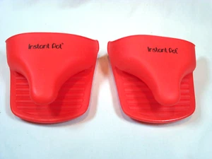 Genuine Instant Pot Silicone Mini Mitts - 2 Pcs - EUC - Picture 1 of 1