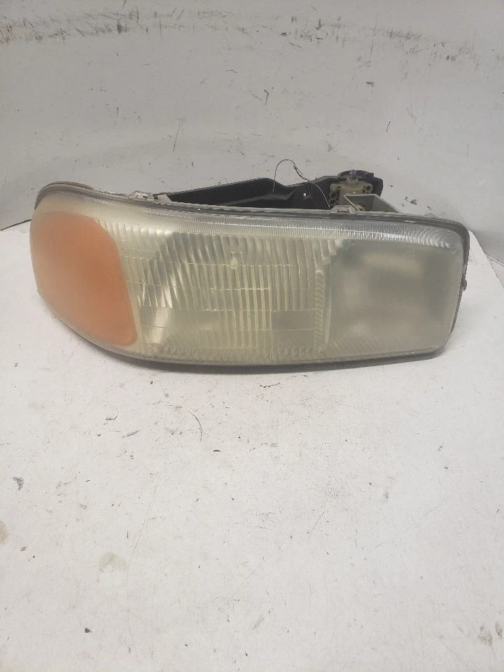 Faro derecho pasajero compatible con camioneta Sierra 1500 99-06 1444690 Foto 1 de 4