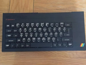 OFFICIAL Sinclair ZX Spectrum + Plus CASE & RESET Cable & Button N-GO - Afbeelding 1 van 4
