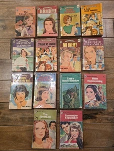 Harlequin Romance Lot Of 14 Vintage Paperback Books 60s 70s 80s - Picture 1 of 4