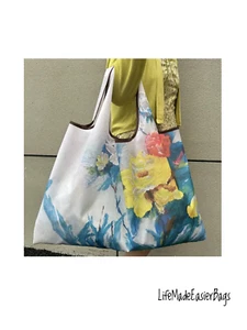 Roses Floral Print Reusable Large Nylon Tote Foldable Beach Gym Day Bag 15"x22" - Picture 1 of 10