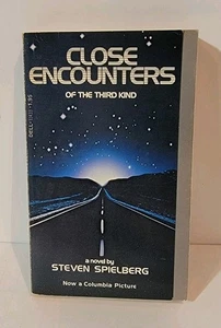 Close Encounters Of The 3rd Kind Steven Spielberg 1977 Paperback 1st Edition - Picture 1 of 7