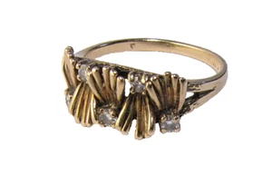 Small Vintage 14K Yellow Gold & Diamond Ring Size 5.5 - Picture 1 of 6