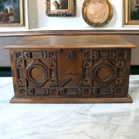 Circa 1880 English Victorian Polychrome Oak Iron Handled Six-Plank Coffer Chest Cover