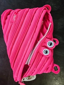 Zip It Bag That Fully Unzips To Be A Long Piece - Picture 1 of 2