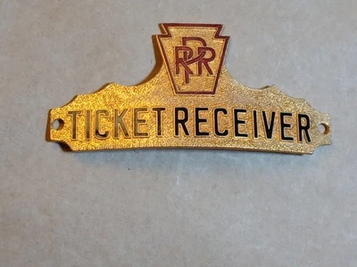Insignia de sombrero receptor de boletos de ferrocarril Penn de colección - latón y esmalte Foto 1 de 2