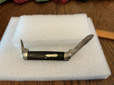 Navaja de bolsillo vintage Cattaraugus Cutlery Co. #22586, 2 hojas, como está usada Foto 1 de 4
