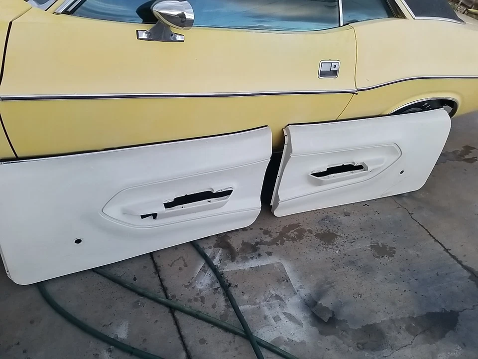 PLYMOUTH BARRACUDA 1970 1971 PANEL PUERTA DELANTERA BLANCO MOPAR CUDA ORIGINAL  Foto 1 de 4