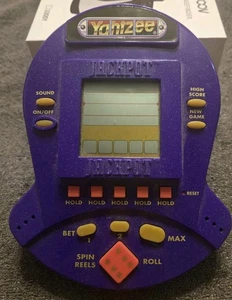 1999 Yahtzee Jackpot Slots Handheld Electronic Game by Hasbro * TESTED & WORKING - Picture 1 of 7