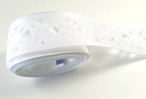 White Wire Edged Ribbon Die Cut Out Wedding Quince Elegant Trim Edging 5 Yards - Picture 1 of 7