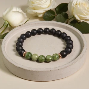 Green Jade Onyx Bracelet 8mm Beads Stretch Healing Protection Gift for Her - Picture 1 of 3