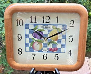 Reloj de pared de cuarzo Bulova de madera de roble rectangular decoración de cocina de campo - Imagen 1 de 5