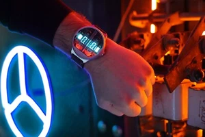 Nixie Tube Watch VFD Space - Retro style Nixie watch with Accelerometer - Bild 1 von 6