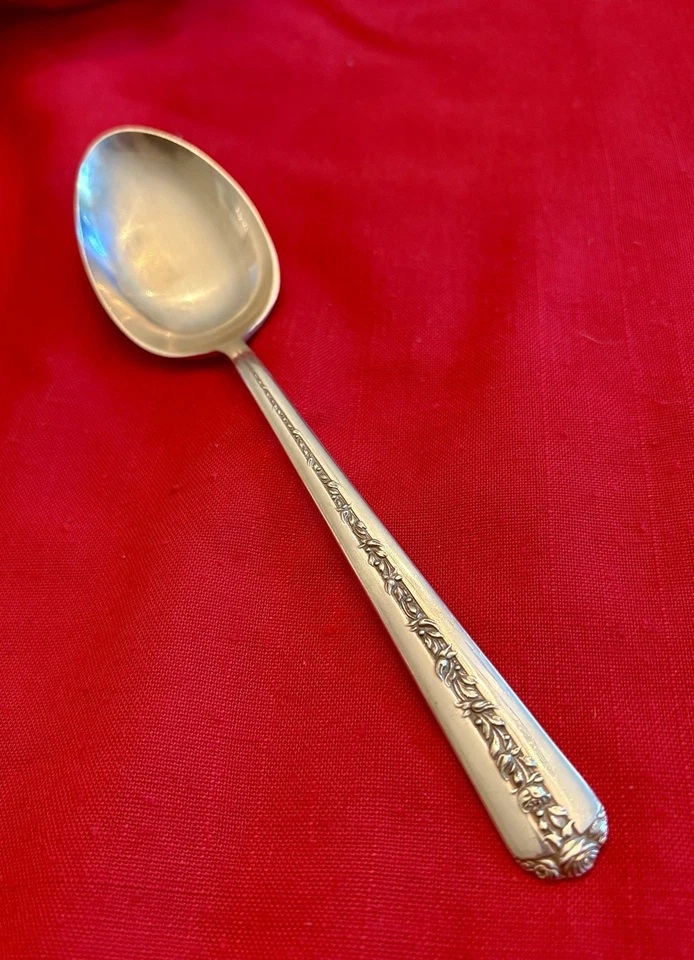 Cuchara para servir Sterling Towel Rambler Rose 8,5 pulgadas Foto 1 de 4