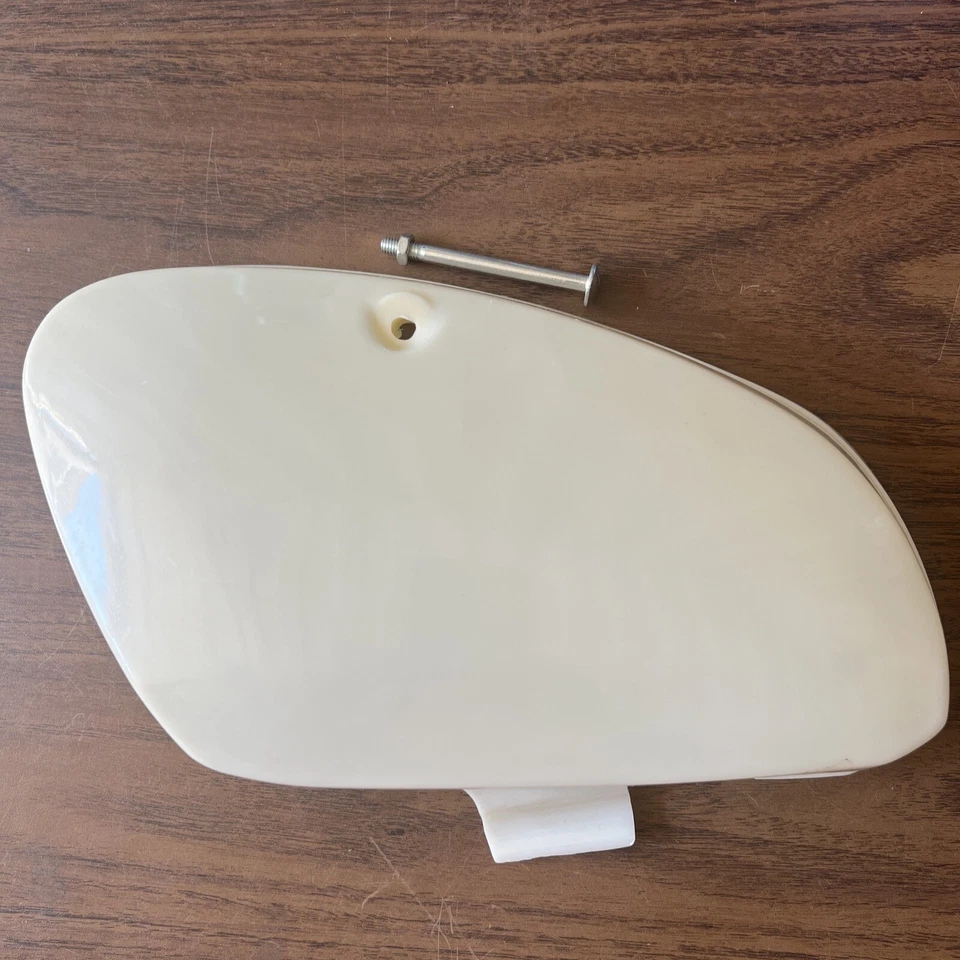 Panel de cubierta lateral de batería Honda C70 Passport Deluxe 1980-1981 con perilla H2734 Foto 1 de 1