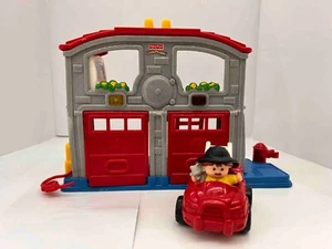 Vintage Fire Station with Sounds Little People Fisher Price rare - Picture 1 of 2