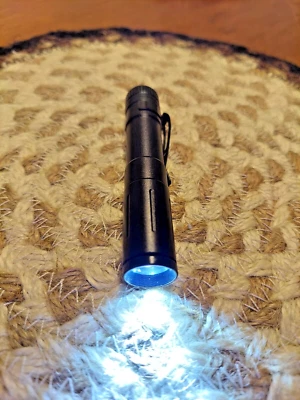 2 X Micro Mini Kunhe (1)Mode 100LM Pocket LED Flashlight Zoomable LED Penlight