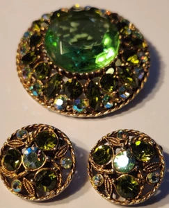 Juego de pendientes y broches Regency pedrería verde y AB vintage - Imagen 1 de 9