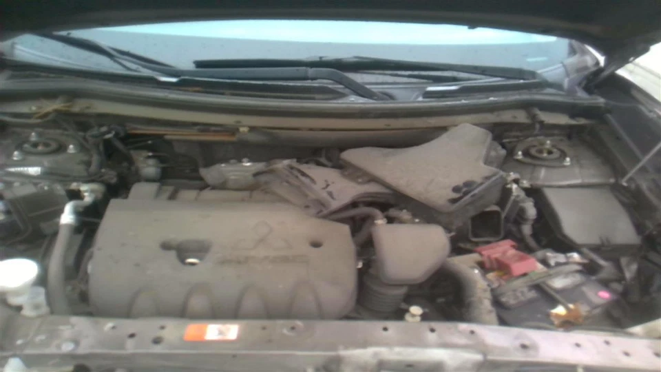 Pinza de freno de disco delantera izquierda usada se adapta a: Mitsubishi Outlander 2016 delantera L Foto 1 de 4