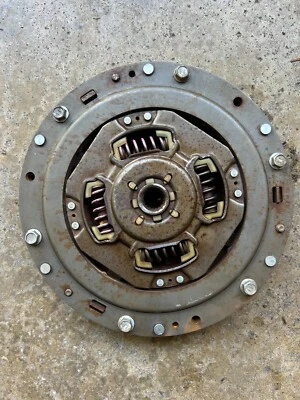 Embrague amortiguador de entrada de transmisión Toyota Prius 2010-2015 Jdm 2ZR-FXE híbrido 1,8 L Foto 1 de 2