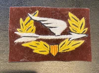 VIETNAM WAR ARVN RANGER BERET BADGE / INSIGNIA / PATCH  - Image 1 of 2