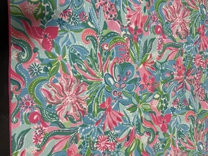 Lilly Pulitzer Large Beach Towel Lounge Pink & Blue Microfiber 38.5"x72" Vibrant - Picture 1 of 8