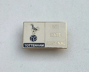 TOTTENHAM HOTSPUR SPURS PIN BADGE - Picture 1 of 2