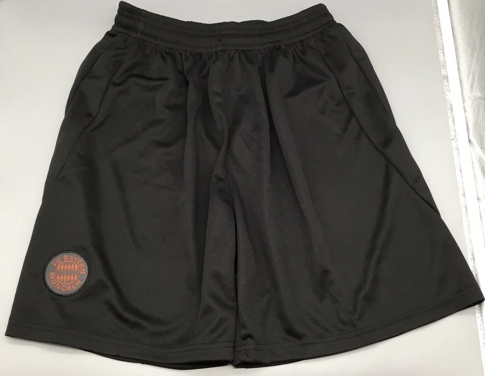 Pantalones cortos negros FC Bayern Munchen para jóvenes, talla mediana Foto 1 de 1
