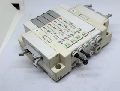 SMC SZ3A60K-5L0Z-M-X31 MIT X3 SZ3A60K-5L0Z-C4 MAGNETVENTILEN (IN9S1B1) - Bild 1 von 4