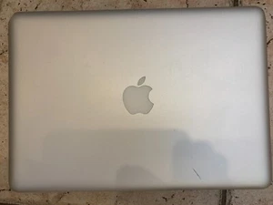 Apple MD313LL/A GREY 13.3 INCHES I5 2.4 GHZ 16 GB RAM 1TB SSD LATE 2011 LION OSX - Afbeelding 1 van 12