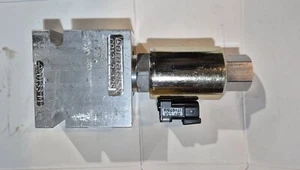 Sauer Danfoss Comatrol solenoid valve 83025314 -- PSV12-NC-80-12D-DE-B-12S new - Picture 1 of 6