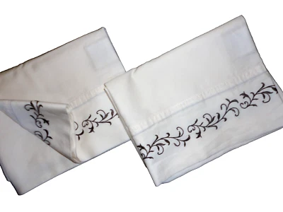 LENOX BROWN & CREAM EMBROIDERED SATEEN (2) KING PILLOWCASES 18X39 - Image 1 of 4