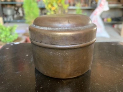 Antigua caja de almacenamiento de utensilios de cocina india artesanal de bronce contenedor caja Tiffin Foto 1 de 4