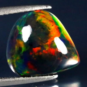 3.47 ct Pear Cabochon (13 x 12 mm) Ethiopian 360 Degree Flashing Black Opal - Picture 1 of 2