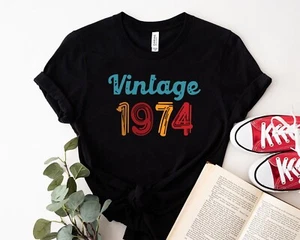 Personalisiertes Monat 50. Geburtstag T-Shirt für Herren & T-Shirt, Vintage 1974 - Bild 1 von 6