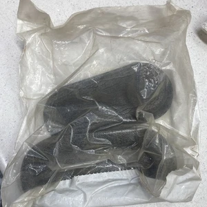 Set of Two Genuine Mopar D Pillar Plugs / Sound Barriers CCWRB090 - Bild 1 von 2