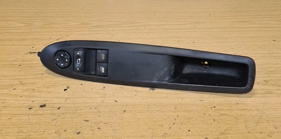 2012 CITROEN B71 C4 MK2 1.6 HDI DRIVER SIDE FRONT WINDOW SWITCH 2 WAY 96657055ZD - Image 1 of 4