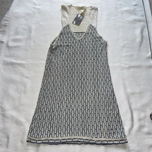 NUOVO ABITO DONNA STARING AT STARS URBAN OUTFITTERS SENZA MANICHE IN MAGLIA / TOP MEDIUM - Foto 1 di 7