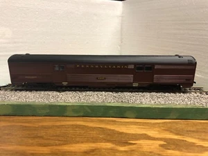 HO Scale 72’ Vintage Athearn Pennsylvania RR Baggage Car (24-623) - Picture 1 of 7