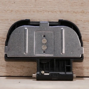 BATTERY DOOR REPLACEMENT FOR OLYMPUS E-300 4/3 DSLR Camera *GENUINE* - Picture 1 of 2