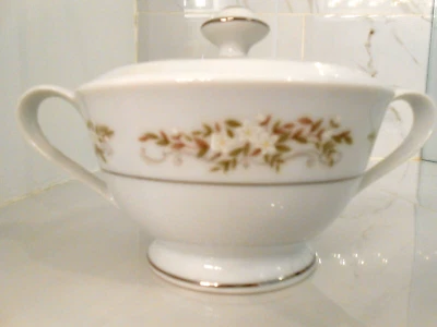 International Silver Co. 326 Springtime Sugar Bowl w/ Lid Fine China - Image 1 of 4